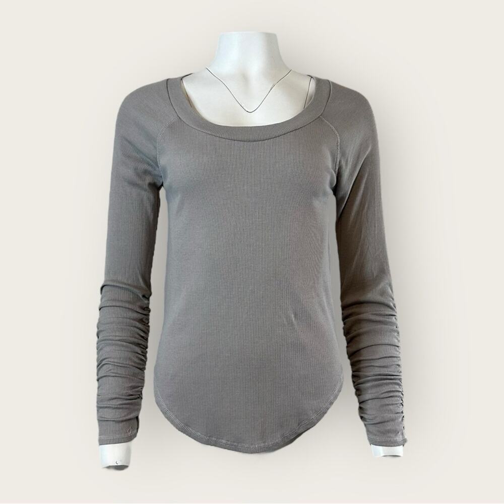 NWOT | Chaser | Long Sleeve Ruched Sleeve Top | Gray | Small